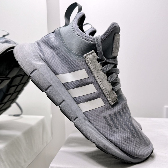 Adidas Swift run x trainer -size 10 - Picture 1 of 9
